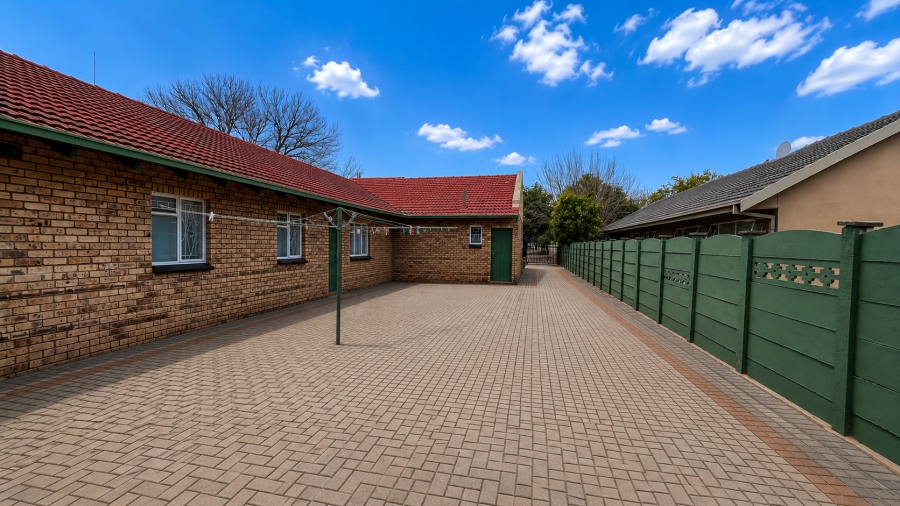 3 Bedroom Property for Sale in Flimieda North West